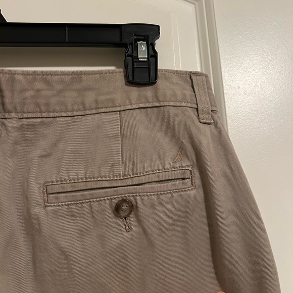 Nautica Men's Khaki Chinos classic fit - Picture 4 of 7